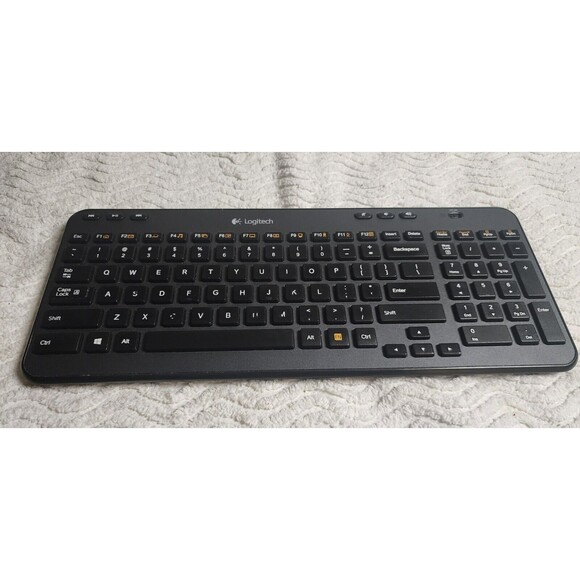 LOGITECH K360 Portable Wireless Black Keys Full Size Keyboard VGUC - Picture 1 of 8